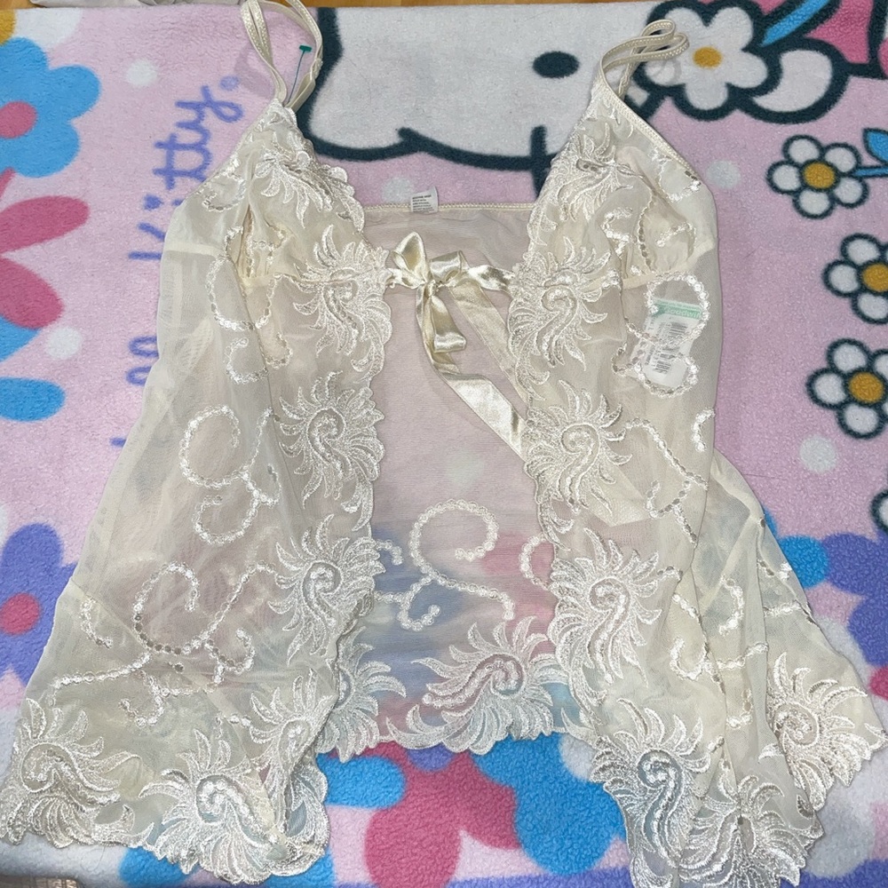 Beautiful ivory top/cover